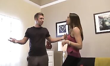 MILF Michelle Gives College Student Oral Lesson