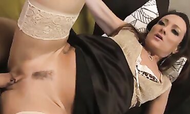 MILF Michelle Gives College Student Oral Lesson