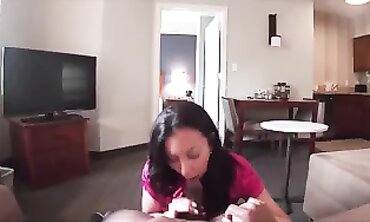 POV: Married MILF Brooke Bennett Takes BBC Facial Cumshot