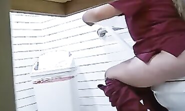 Secret Bathroom Cam: Latina Babe Takes a Douch