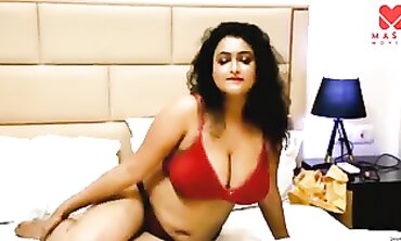 Suchi Bath Solo Fingering in the Bathroom