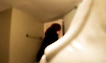 Plump Tattooed Girl Secretly Filmed in Restroom