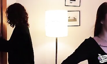 Latina Sexy Goza Fácil e Pede Mais na Masturbação
