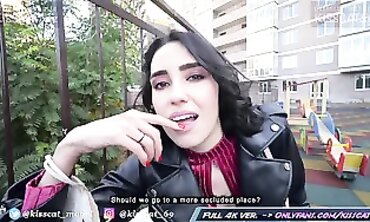 Outdoor Agent Pickup: Russian Student Gets Cumshot Like a Star