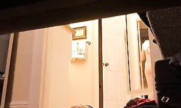 Ultra-Cutie Older Babe Shows Off Mind-Blowing Ass in Restroom