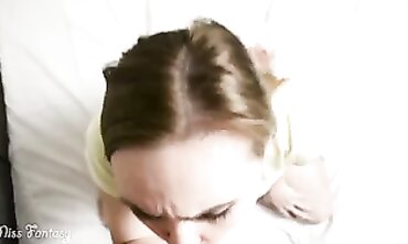 College Girl Enjoys An Exhilarating Amateur Blowjob And Handjob