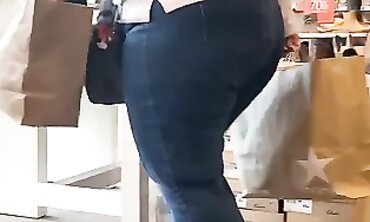Vintage BBW MILF with a Massive Booty