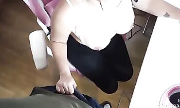 Horny 19-Year-Old Gets Nailed During Live Fortnite Stream