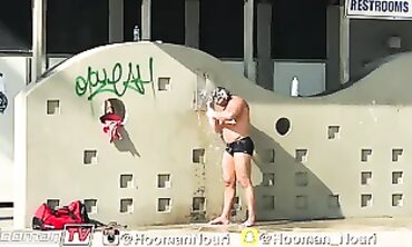 Hilarious Shampoo Prank 7: Busty Milf in Bikini
