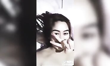 Pinay TikTok Goddess Princess Shows Off Her Bevy in the Bathroom
