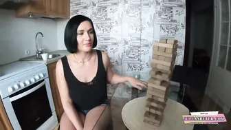 POV: Stiefmutter spielt Wahrheit oder Pflicht und betrucht mich