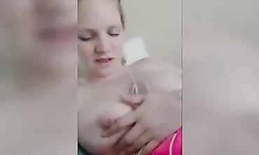 Big Natural Breasts Unleashed! Amateur Newbie Shows Off Huge Bust For The Very first Time