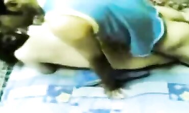 Hijab-Wearing Lebanese MILF Takes an Anal Humping