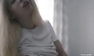 Platinum-Blonde MILF Dyke Enjoys Cunnilingus and Scissoring