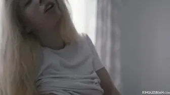 Platinum-Blonde MILF Dyke Enjoys Cunnilingus and Scissoring