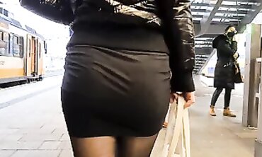 Teens In Hot Leggings Show Off Their Sexy Bods - HOT TEEN AGES