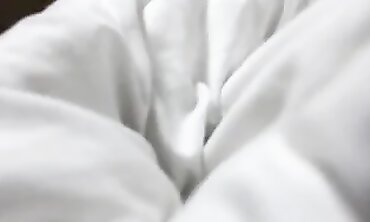 POV: 女友深喉口交与后入抽插的国产激情