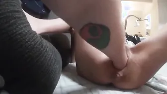Crazy Handballing MILF Gets Extreme Fisting