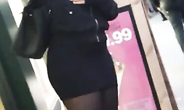 Beautiful Thick African Teen Shows Off Her Hairy Ass