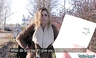POV Outdoor Agent Gives a Thankful Blowjob