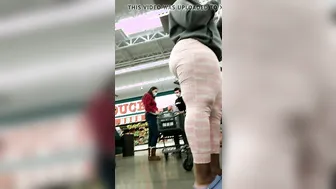 Juicy BBW Bae Shows Off Her Huge Jiggly Ass