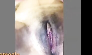 Webcam Cougar Enjoys A Solo Masturbation Session