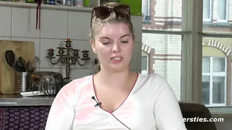 Emma Greenwell's Juicy Amateur Fingering and Toy Session
