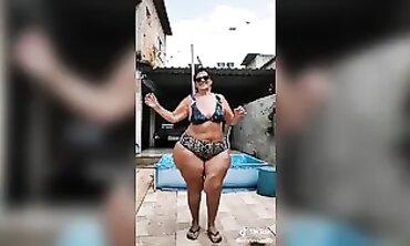 Sonia Tavares: Mature Brazilian BBW in Bikini