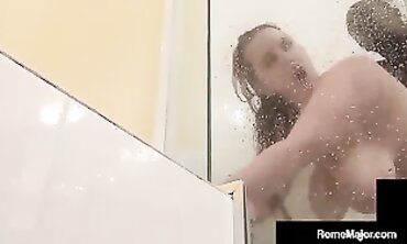 Petite Bobbi Dylan Takes Rome Major's BBC In The Shower