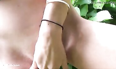 Blonde Debbies Enjoys Outdoor Masturbation