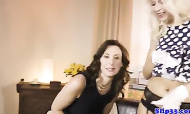 19-Year-Old Shares Threesome Fuckfest With MILF