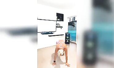 Argentina's Top Camgirl Andre Shakti Shows Off Her Big Ass