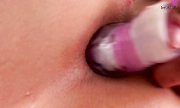 Inna Sirina and Alisa Eat Pussy and Love Every Lick