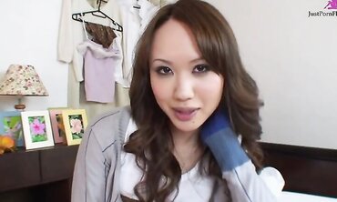 Having met on a walk with a girl, the guy brutally fucked her ass and awarded her with sperm