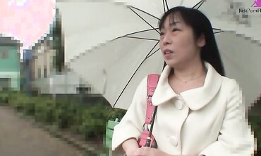 Hot Asian brunette Fumiko Manaka went to a guy's house to fuck her