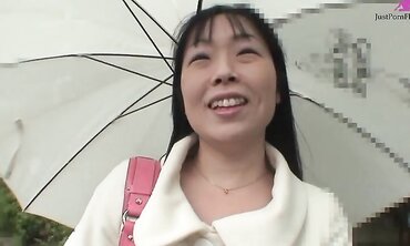 Hot Asian brunette Fumiko Manaka went to a guy's house to fuck her