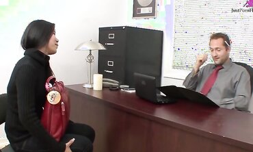 Asian Miss Oi Gets Fucked By White Dude