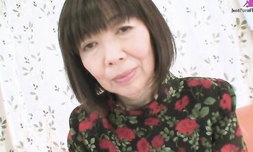 Mature Japanese Woman Mitsuyo Morita Gets Some Pussy Stimulation