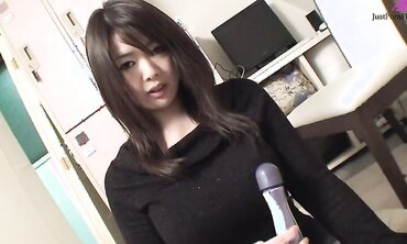 Inviting his girlfriend, the guy showed her new sex toys and then fucked her