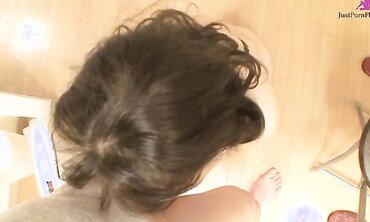 Experienced Asian slut Mako Shinozuka decided to have some fun with boyfriend on bed