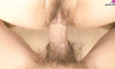 Experienced Asian slut Mako Shinozuka decided to have some fun with boyfriend on bed