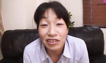 Conducting an interview for a job, the girl already realized that she would be fucked today