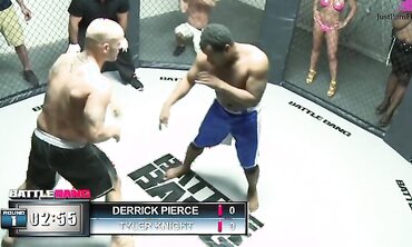 Sexy blonde Jessica Moorev fucked with MMA fighter