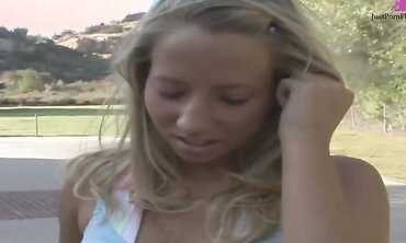 Teen Lesbians Know How to Please Each Other