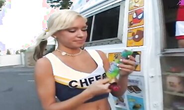 Kacey Jordan Bangs Her Mouth With Ice Cream Before Sex