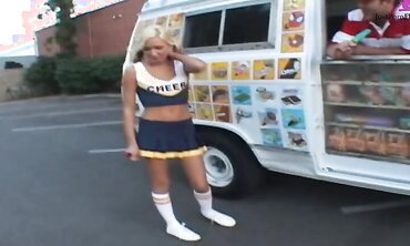 Kacey Jordan Bangs Her Mouth With Ice Cream Before Sex