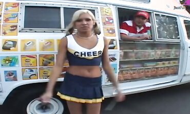 Kacey Jordan Bangs Her Mouth With Ice Cream Before Sex