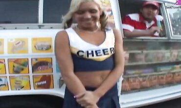 Kacey Jordan Bangs Her Mouth With Ice Cream Before Sex