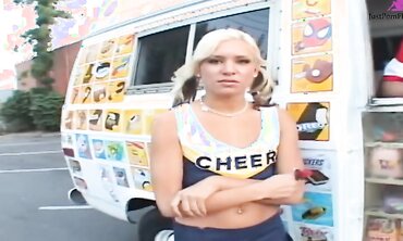 Kacey Jordan Bangs Her Mouth With Ice Cream Before Sex