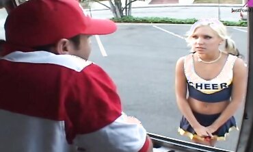 Kacey Jordan Bangs Her Mouth With Ice Cream Before Sex